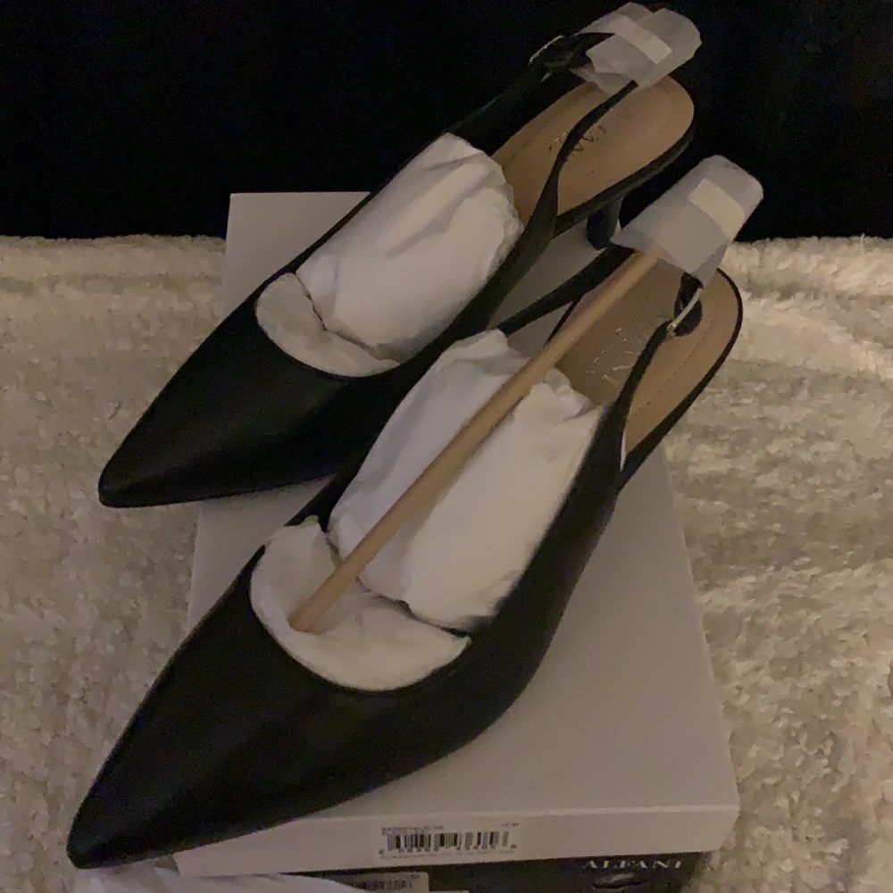 Macys Alfani shoes!! Size 12W!! (New)